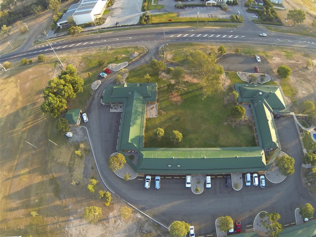 Overlander Homestead Motel โรมา ภายนอก รูปภาพ
