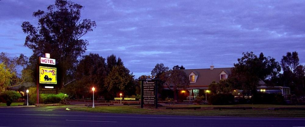 Overlander Homestead Motel โรมา ภายนอก รูปภาพ