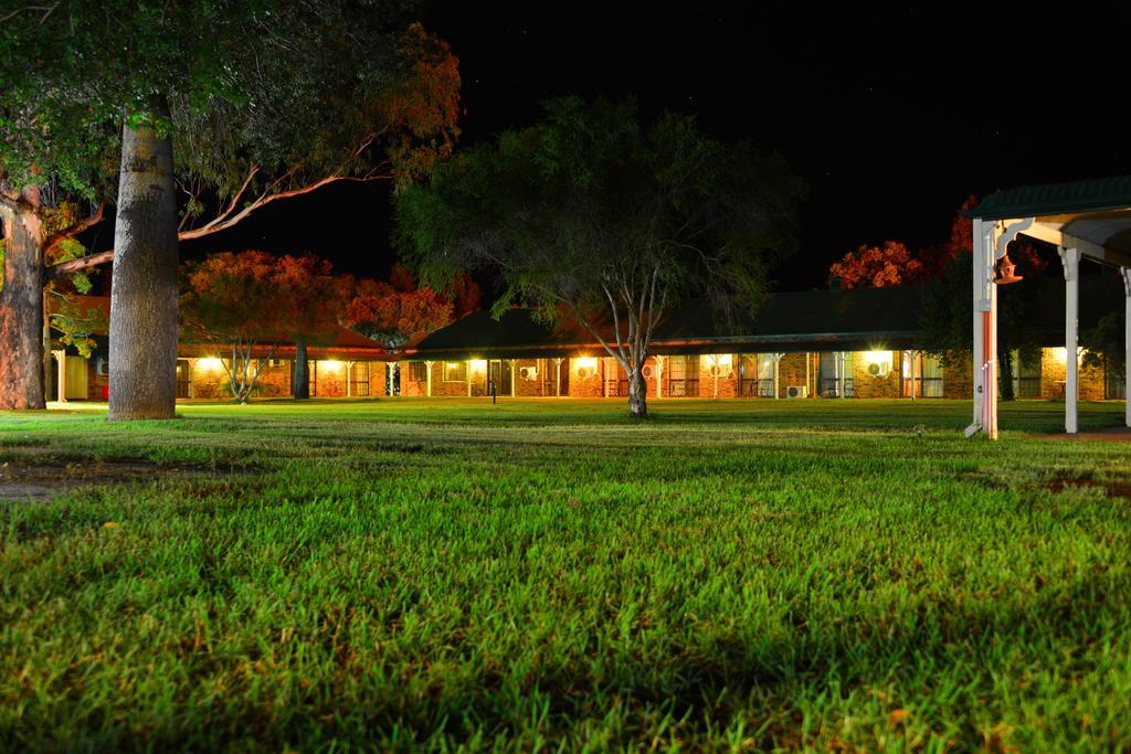 Overlander Homestead Motel โรมา ภายนอก รูปภาพ