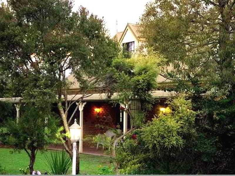 Overlander Homestead Motel โรมา ภายนอก รูปภาพ